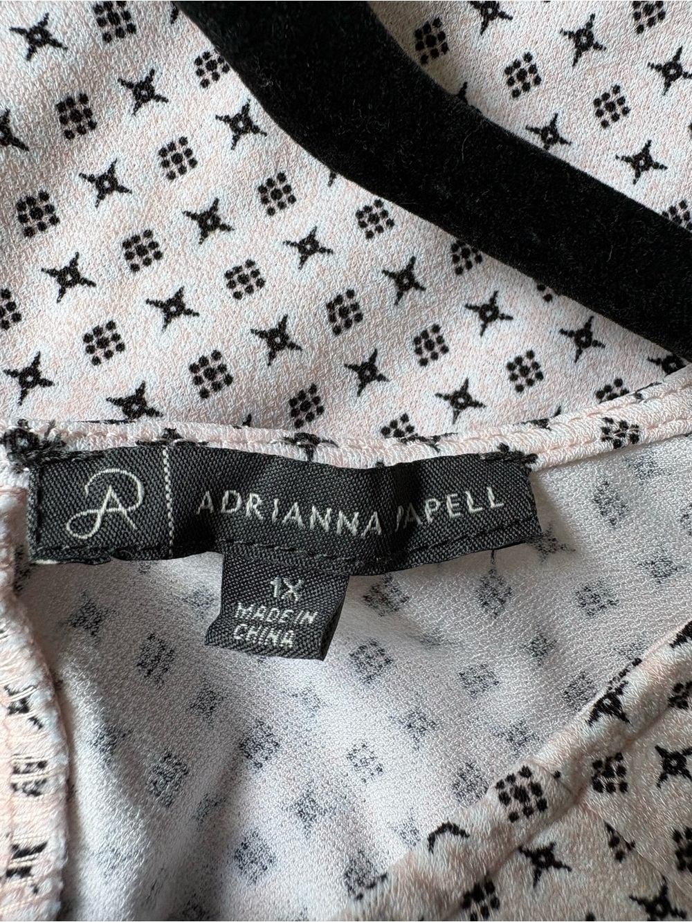 Adrianna Papell Light Pink Blouse with Black Detail Pattern and Flutter Sleeves - Picture 3 of 5